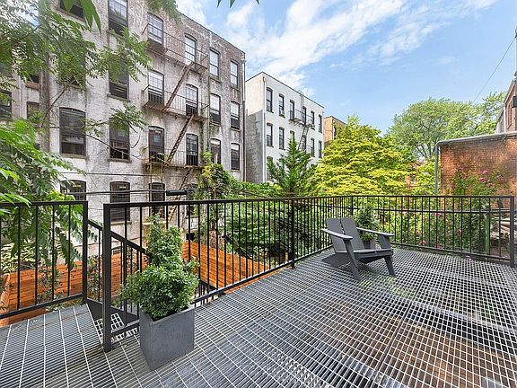 5th image of 470 2nd St APT 1
