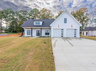 743 Oakview Cir, Killen, AL 35645