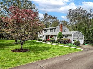34 Grand Pl, Newtown, CT 06470
