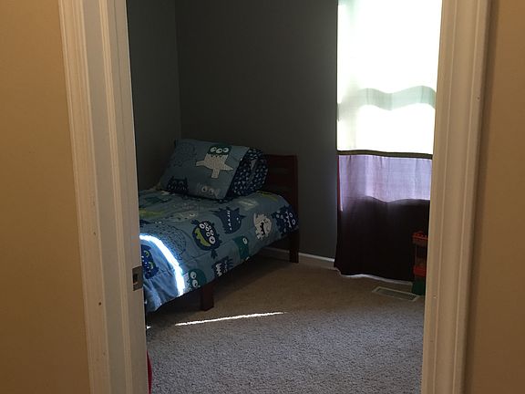 4th image of 1046 Washington Ave