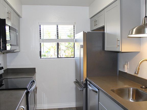 5th image of 1035 Miramonte Dr APT 1