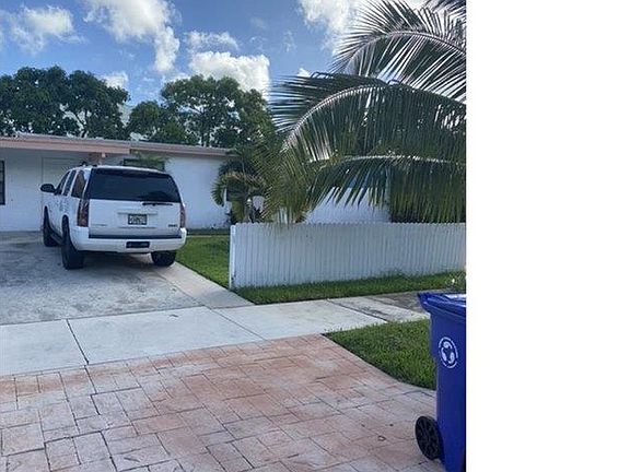 4th image of 1745 NW 18th St