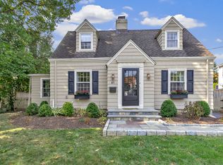 61 Dogwood Ln, Fairfield, CT 06824