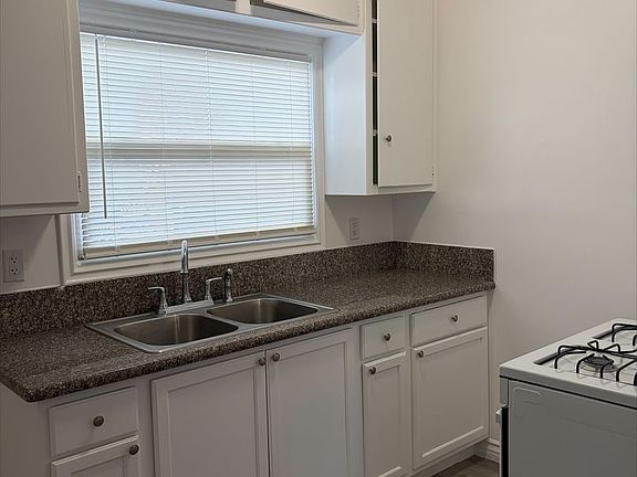 2nd image of 630 E Sunrise Blvd APT 4