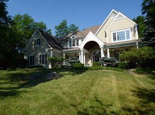 7219 Horseshoe Ct, Cary, IL 60013