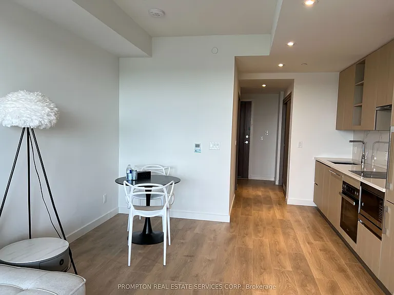 25 McMahon Dr #810 — Photo 20