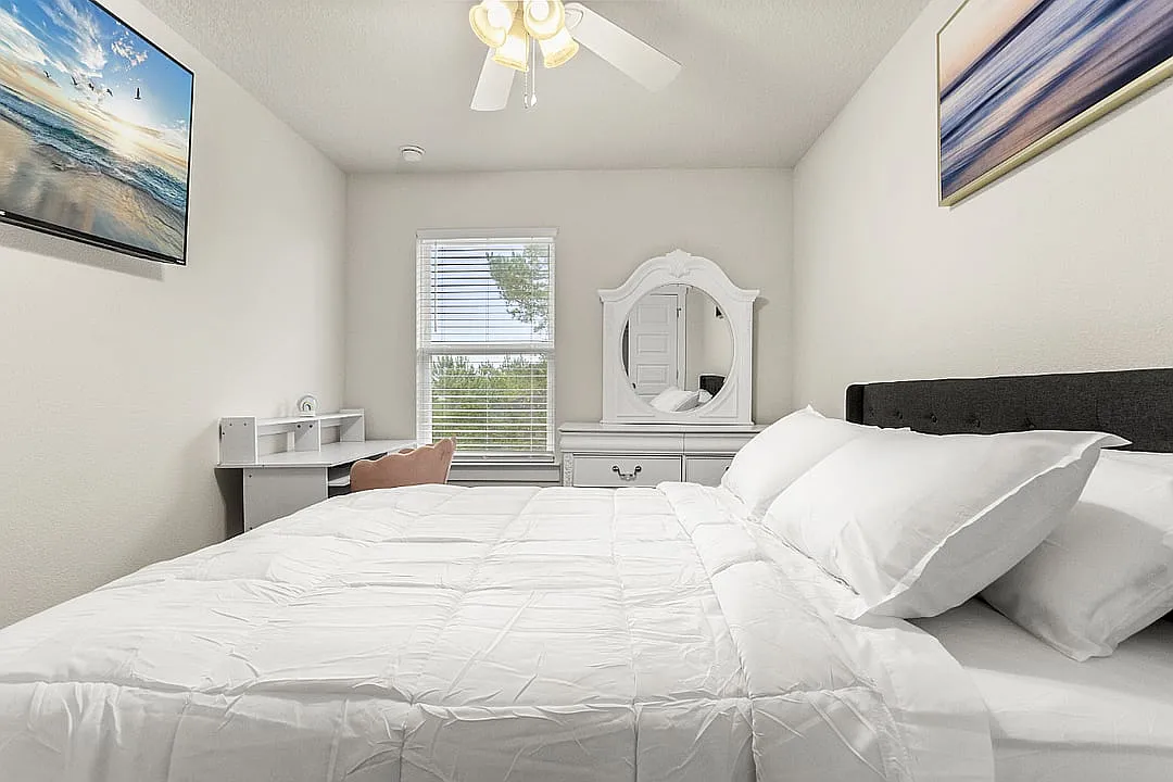 3 bed, 2.5 bath, 1537 sqft, $2,050 — Photo 2