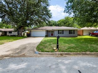 1508 Yucca St, Midlothian, TX 76065