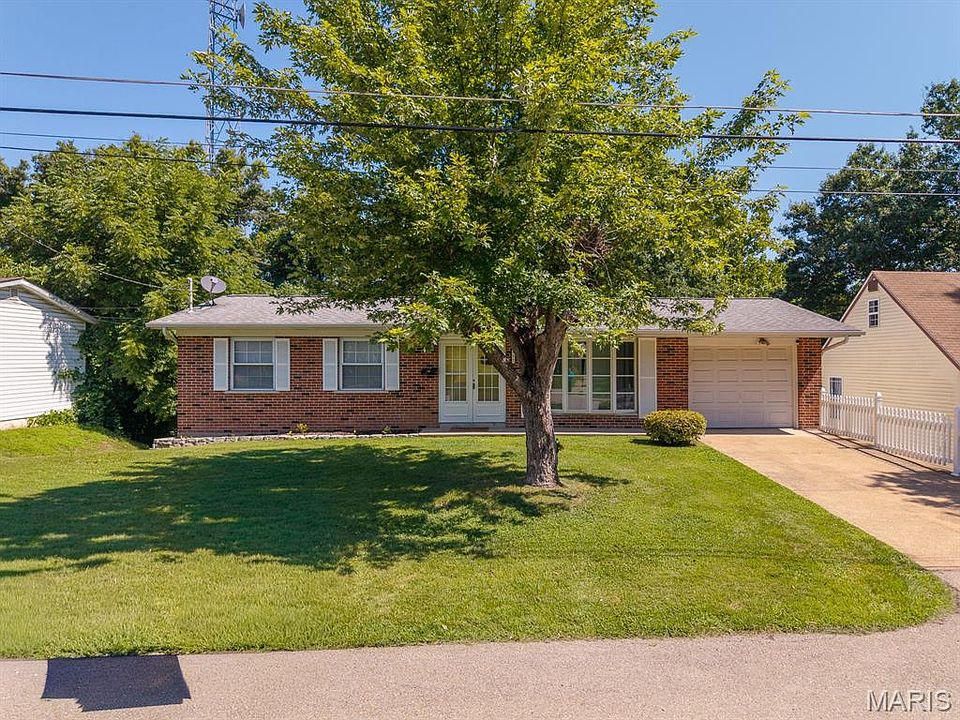 1st image of 917 Terrace Dr