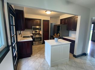 37094 Meadow Ln, Avon, OH 44011