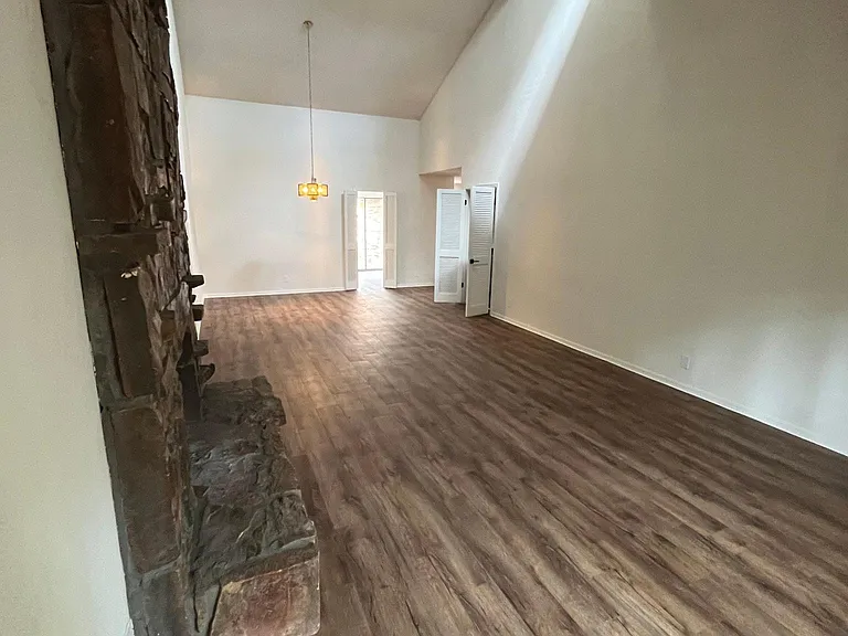 7429 S Atlanta Ave — Photo 6