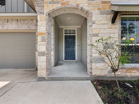2nd image of 1903 Thorndyke Ln