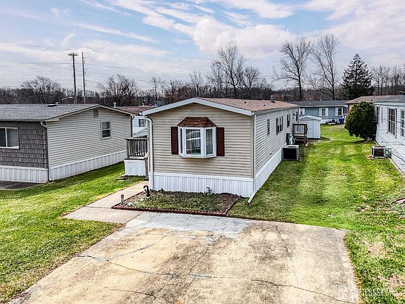 3rd image of 4 Byron Rd