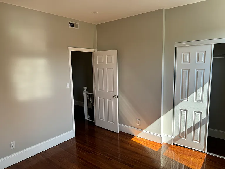 418 Bonsal St — Photo 25