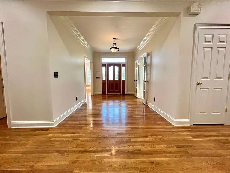 508 Stefan Ct — Photo 6