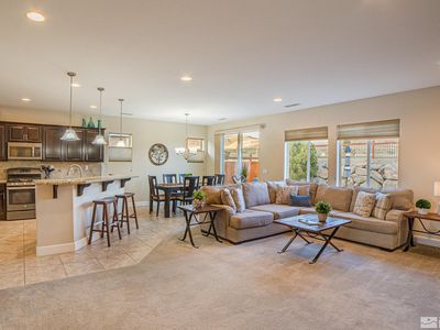 6680 Voyage Dr, Sparks, NV, 89436