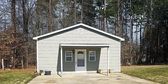 1st image of 135 Stiles Dr