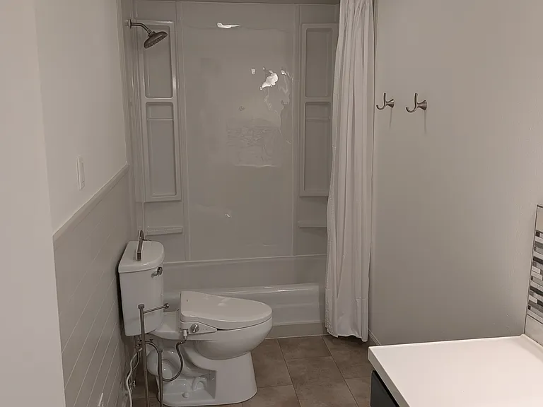 Bathroom (view from hallway)