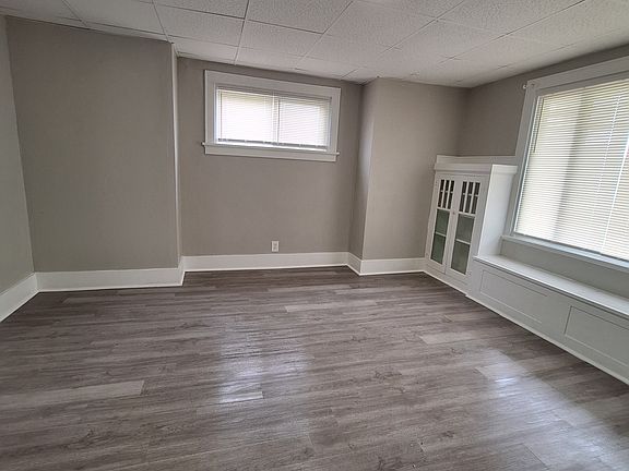 3rd image of 2923 Palmgreen Ave