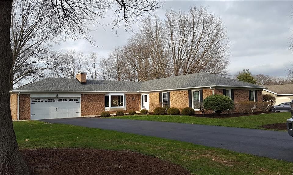 1st image of 695 Garden Pl