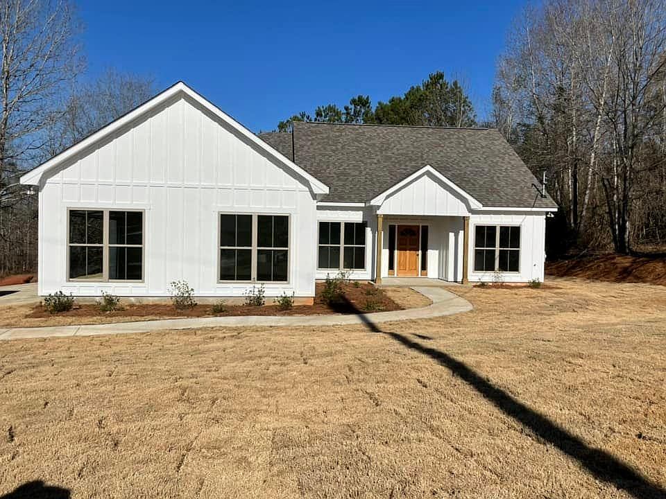 617 Lee Road 379, Smiths Station, AL 36877 Zillow