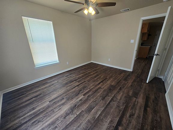 4th image of 1101-1103 SE 15th St #1101