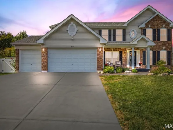 1926 Belmont Dr, Festus, MO 63028