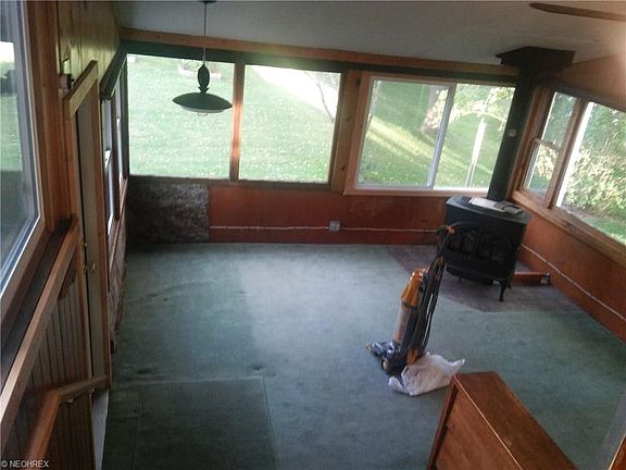 5th image of 322 Elyria St