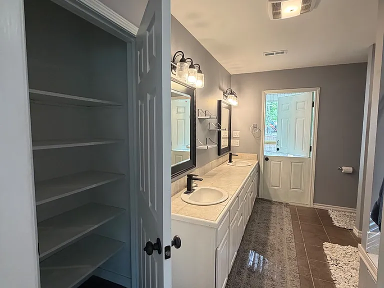 1270 Skyview Dr — Photo 28