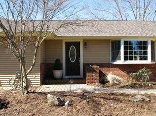 16 Glenn Rd, Flemington, NJ 08822