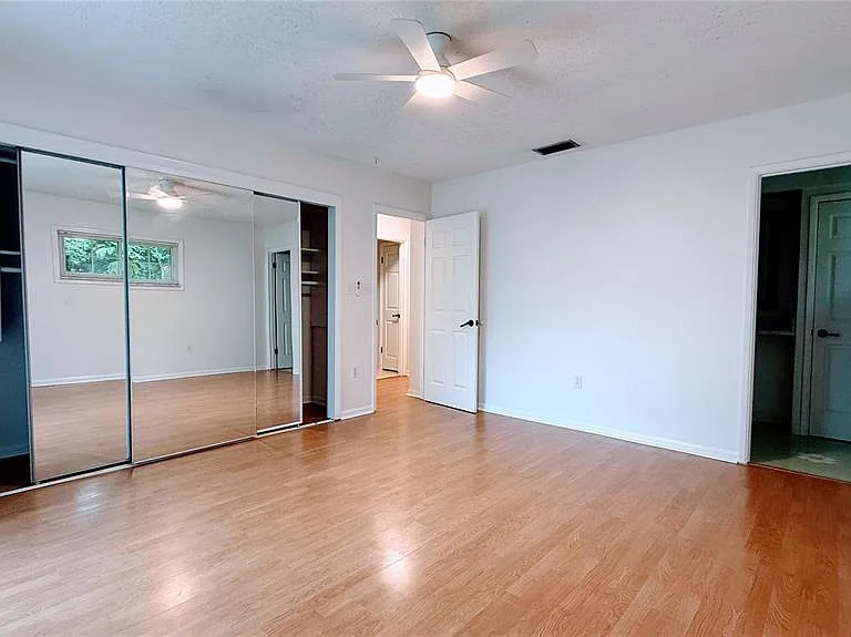 3429 S Polk Ave — Photo 5