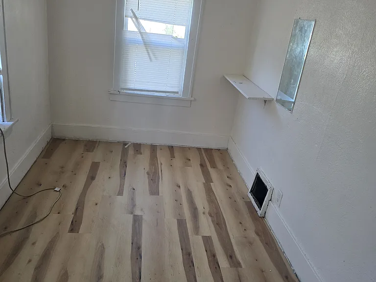 2315 N Ellis St — Photo 8