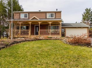 15 Shalimar Dr, Rochester, NY 14618