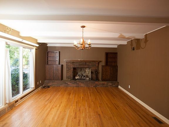 5th image of 407 Sumpter Ave