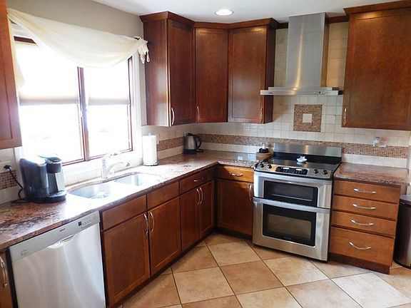 5th image of 1002 Summerfield Dr