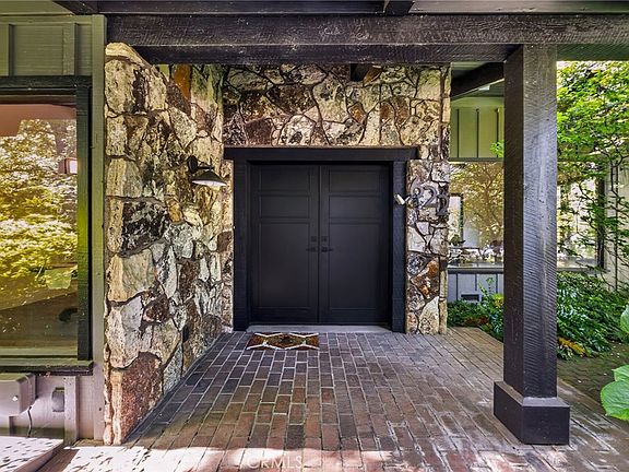 3rd image of 622 Paseo Companeros St
