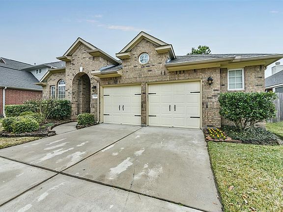 3rd image of 13811 Windsor Garden Ln