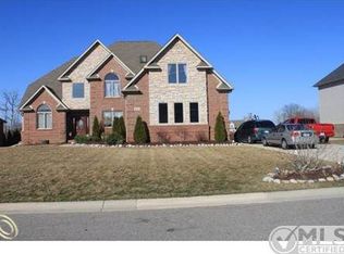 8373 Jack Pine Dr, Ypsilanti, MI 48197