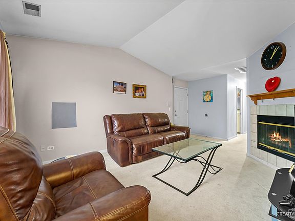 5th image of 427 Woodview Cir Unit C