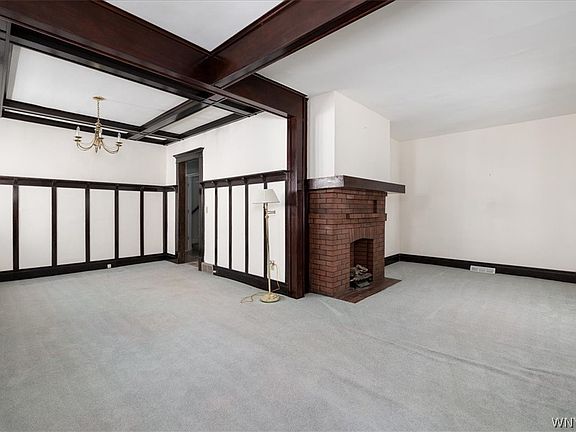 4th image of 166 Choate Ave