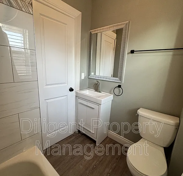 203 Rubidge St #201 — Photo 27