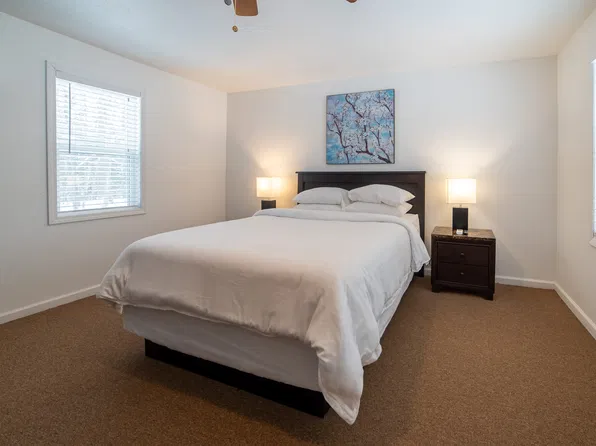 1225 S Grandview Beach Rd, Indian River, MI