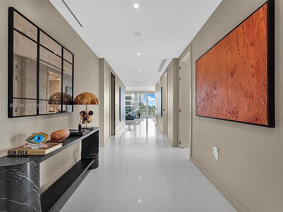 4th image of 300 Biscayne Boulevard Way APT 301E