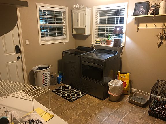 5th image of 470 Ferrell St