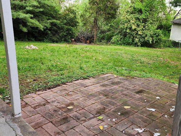 823 Fontaine Pl, Saint Louis, MO 63137