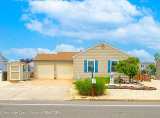 398 Bayview Ave, Bayville, NJ 08721
