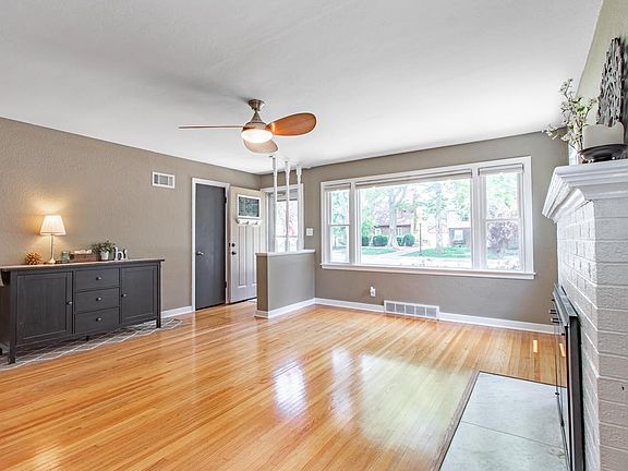5th image of 3213 N Avalon Pl