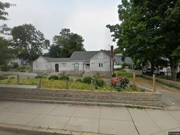 385 Pleasant St, Brockton, MA 02301