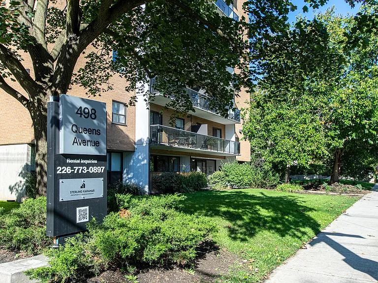 498 Queens Ave — Photo 7
