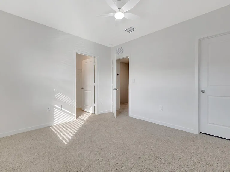 441 NE 1st Dr — Photo 26